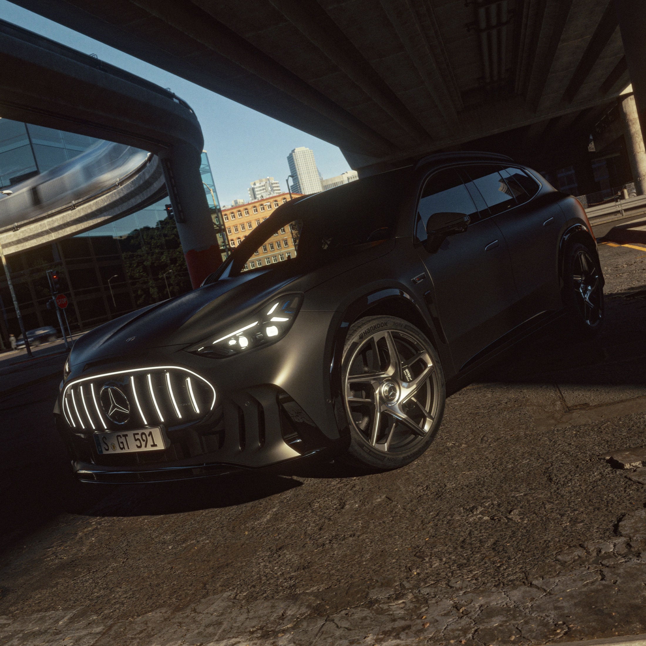Visual lateral del nuevo Mercedes-AMG GT SUV en color negro