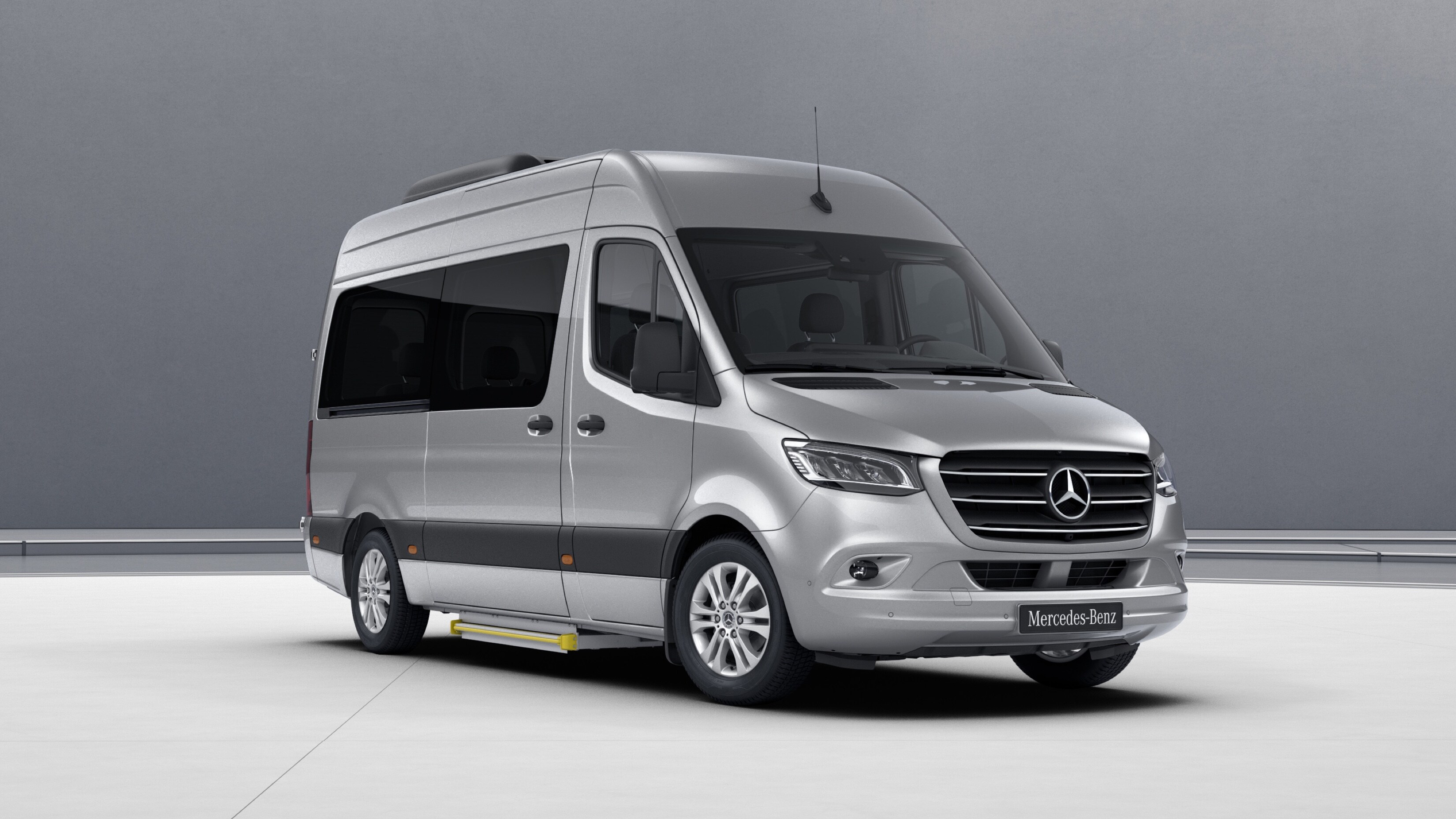 Explora los monovolúmenes de Mercedes-Benz Mercedes-Benz Sprinter monovolumen en gris claro